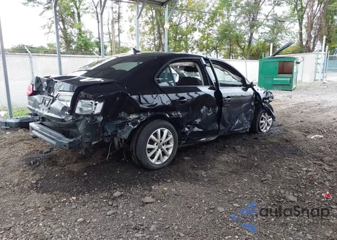 2015 Volkswagen Jetta 1.8T Se z USA, uszkodzony, nr VIN 3VWD17AJ9FM411303